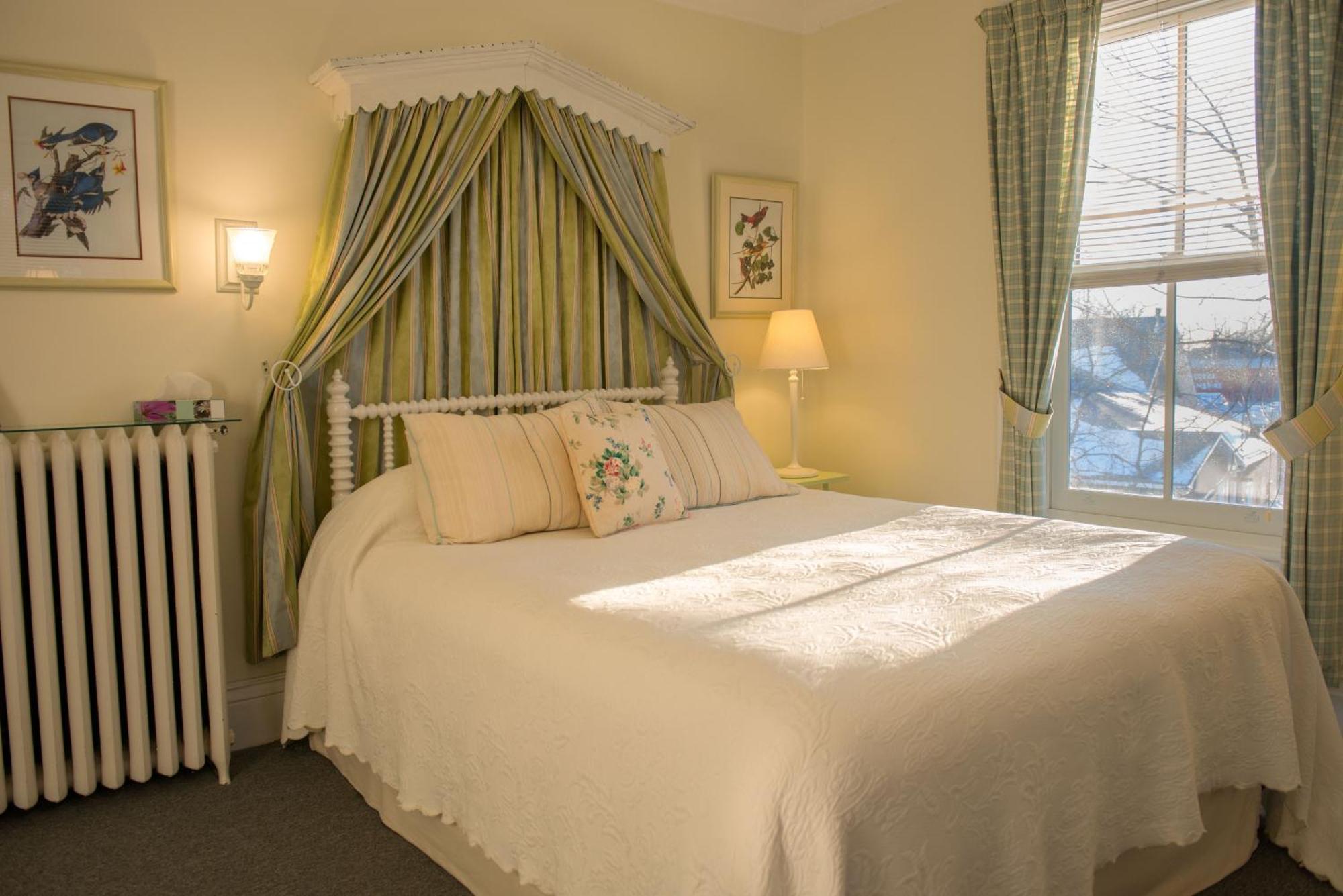 Dunlop Inn Baddeck Inlet Exteriör bild