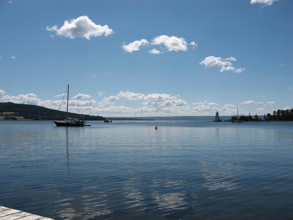 Dunlop Inn Baddeck Inlet Exteriör bild