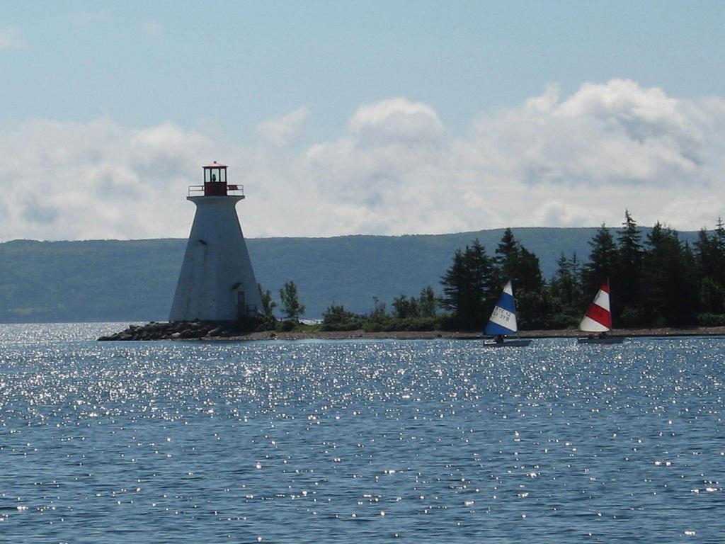 Dunlop Inn Baddeck Inlet Exteriör bild