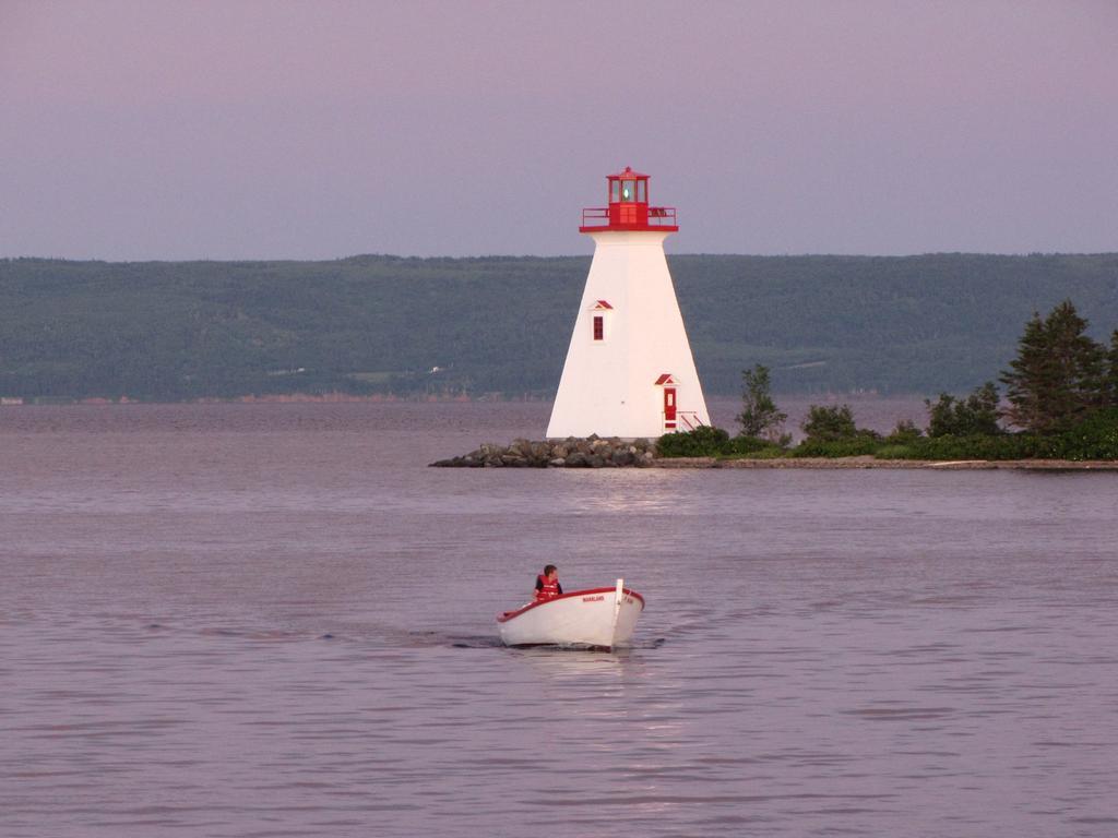 Dunlop Inn Baddeck Inlet Exteriör bild