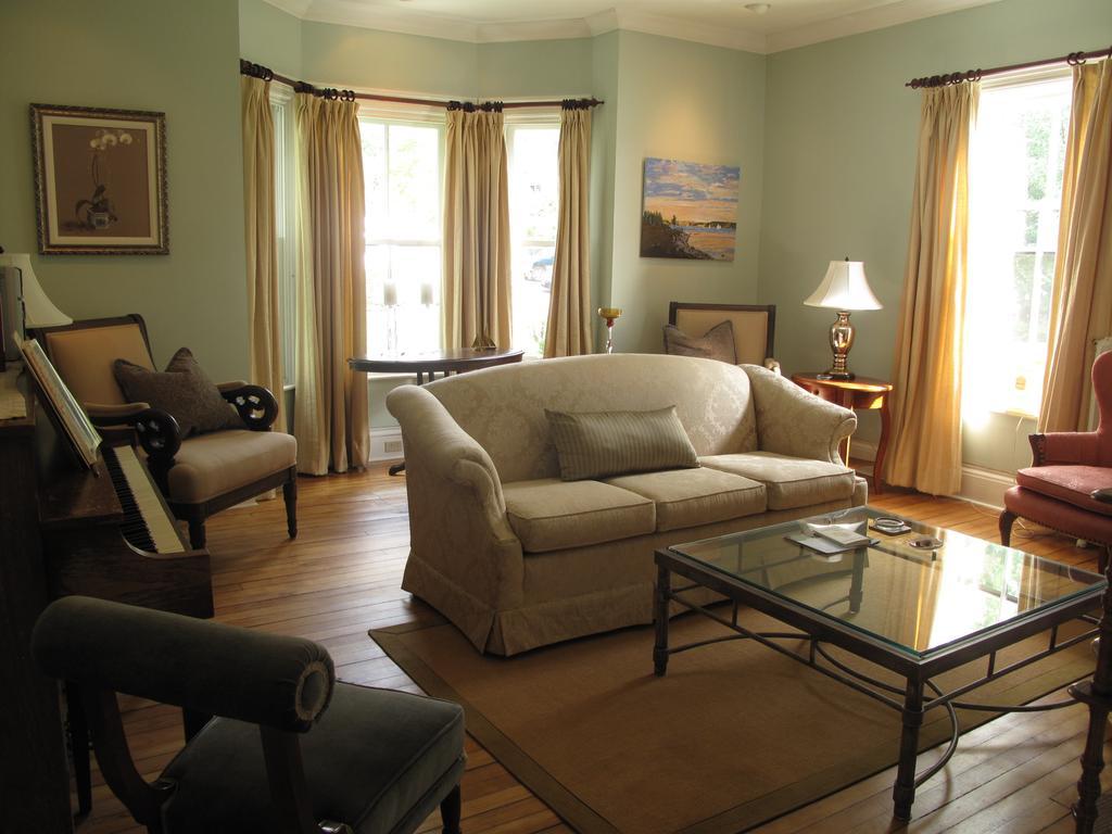 Dunlop Inn Baddeck Inlet Exteriör bild