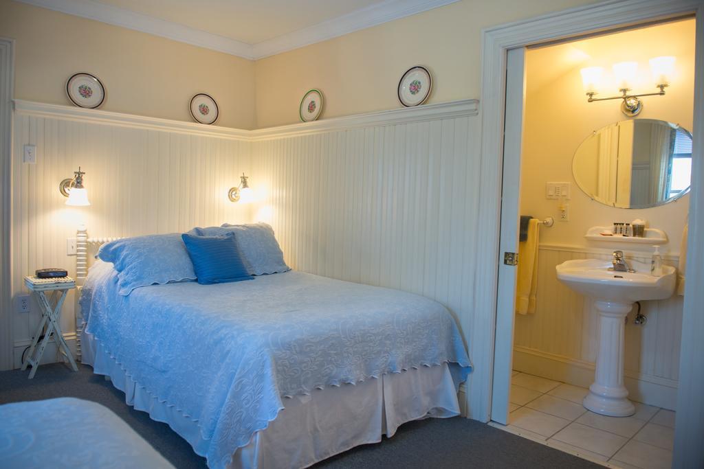 Dunlop Inn Baddeck Inlet Exteriör bild